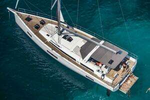 2025 Beneteau Oceanis Yacht 54 thumbnail 17
