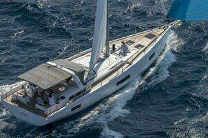 2025 Beneteau Oceanis Yacht 54 thumbnail 15