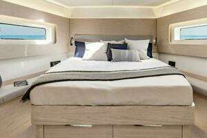 2025 Beneteau Oceanis Yacht 54 thumbnail 25