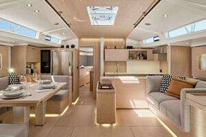 2025 Beneteau Oceanis Yacht 60 thumbnail 10