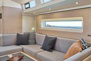 2025 Beneteau Oceanis Yacht 60 thumbnail 9