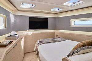 2025 Beneteau Oceanis Yacht 60 thumbnail 16