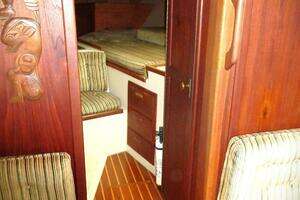 1983 Pacific Seacraft 37 thumbnail 5