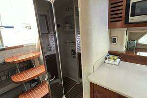 2009 Sea Ray SUNDANCER 350 thumbnail 44