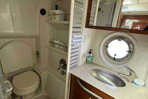 2009 Sea Ray SUNDANCER 350 thumbnail 40