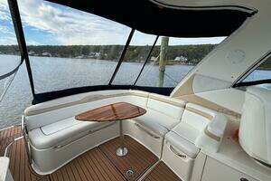 2009 Sea Ray SUNDANCER 350 thumbnail 21