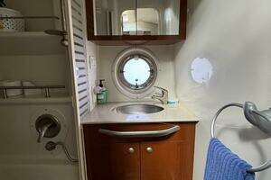 2009 Sea Ray SUNDANCER 350 thumbnail 42