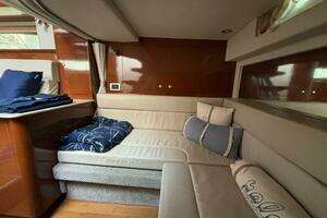 2009 Sea Ray SUNDANCER 350 thumbnail 38