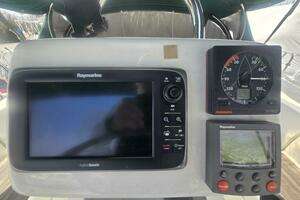 1996 Beneteau Oceanis 351 thumbnail 18