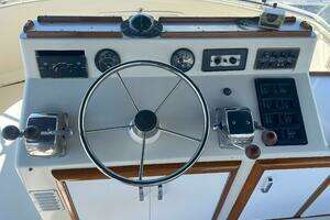 1978 Chris-Craft 410 Motor Yacht thumbnail 14
