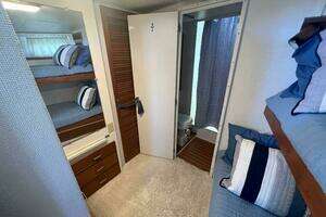 1978 Chris-Craft 410 Motor Yacht thumbnail 22