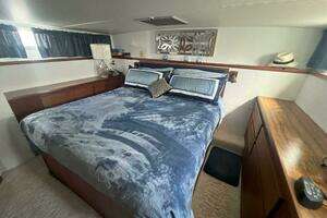 1978 Chris-Craft 410 Motor Yacht thumbnail 5