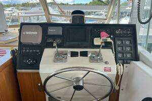 1978 Chris-Craft 410 Motor Yacht thumbnail 16