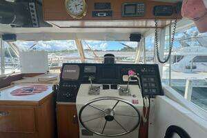 1978 Chris-Craft 410 Motor Yacht thumbnail 17
