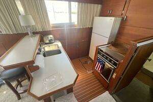 1978 Chris-Craft 410 Motor Yacht thumbnail 18