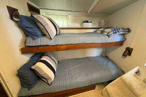 1978 Chris-Craft 410 Motor Yacht thumbnail 21