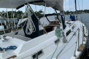 1990 Hylas 44 thumbnail 3