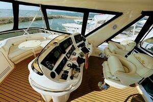 1998 Sea Ray 480 Sedan Bridge thumbnail 3