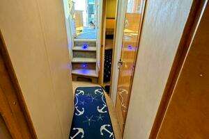 1998 Sea Ray 480 Sedan Bridge thumbnail 31