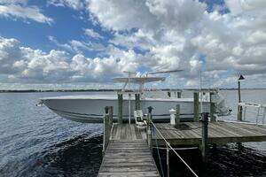 TWIN LIFE 2021 Jupiter 38 HFS Yacht For Sale in Stuart FL