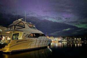  2001 Sea Ray Cockpit Motor Yacht Yacht For Sale in Charlevoix MI