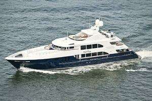 2005 Trinity Yachts Tri-Deck thumbnail 1
