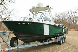 25ft SeaArk Yacht For Sale