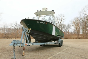 25ft SeaArk Yacht For Sale