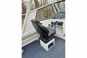 25ft SeaArk Yacht For Sale