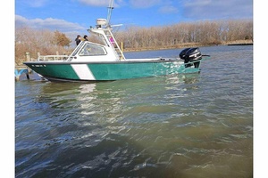 25ft SeaArk Yacht For Sale