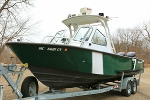 25ft SeaArk Yacht For Sale