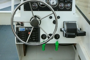25ft SeaArk Yacht For Sale