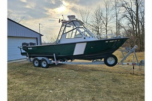 25ft SeaArk Yacht For Sale