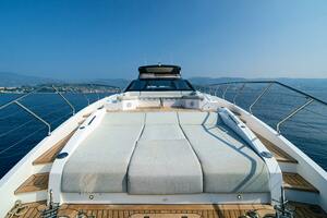CHILLIN rsquo  88ft Azimut Yacht For Sale