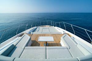 CHILLIN rsquo  88ft Azimut Yacht For Sale