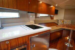 2014 Pursuit SC 365i thumbnail 19