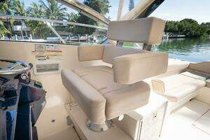 2014 Pursuit SC 365i thumbnail 9