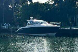 2014 Pursuit SC 365i thumbnail 1