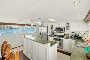1984 Broward 110 Motor Yacht thumbnail 17
