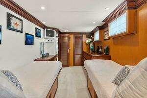 1984 Broward 110 Motor Yacht thumbnail 31