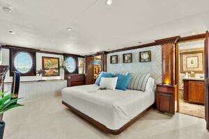 1984 Broward 110 Motor Yacht thumbnail 23