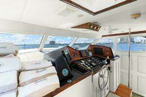 1984 Broward 110 Motor Yacht thumbnail 18