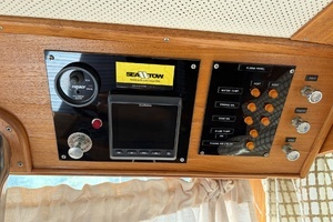 1986 Grand Banks Classic thumbnail 26
