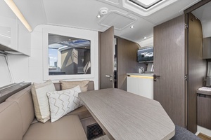 2022 Beneteau 41 Grand Turismo War Downs Eagle Dinette (1)
