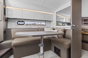 2022 Beneteau 41 Grand Turismo War Downs Eagle Dinette (2)