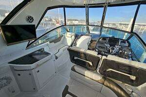 2016 Monterey 355 Sport Yacht thumbnail 2