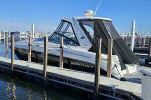 2016 Monterey 355 Sport Yacht thumbnail 5