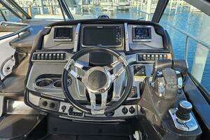 2016 Monterey 355 Sport Yacht thumbnail 3