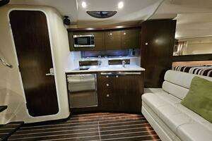 2016 Monterey 355 Sport Yacht thumbnail 12