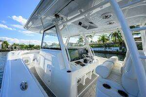 2021 Yellowfin 42 thumbnail 32